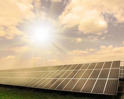 The world's largest solar power station started in Dubai