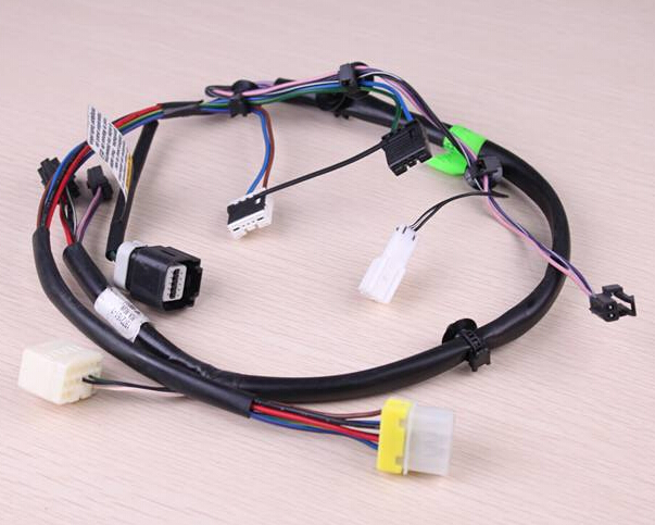 The composition of automobile wiring harness and the interception and color marking of wires