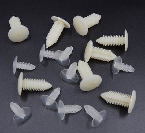 Talking about the common use method of plastic rivets